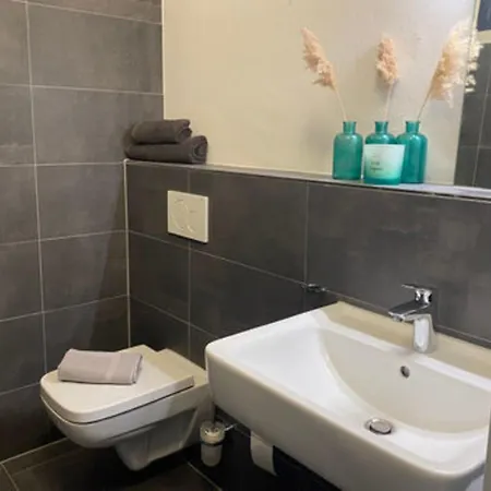Monteurzimmer 8 شقة